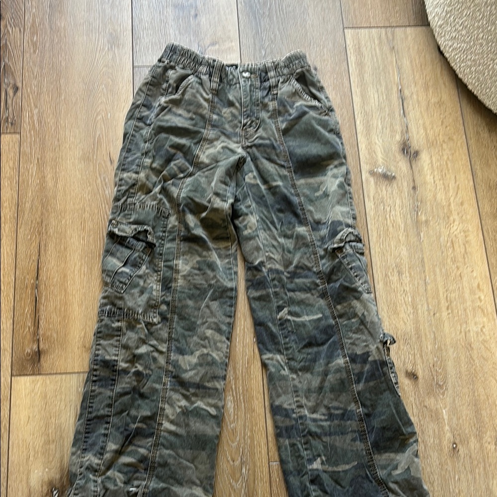Urban Outfitters Camouflage Cargo Pants low rise